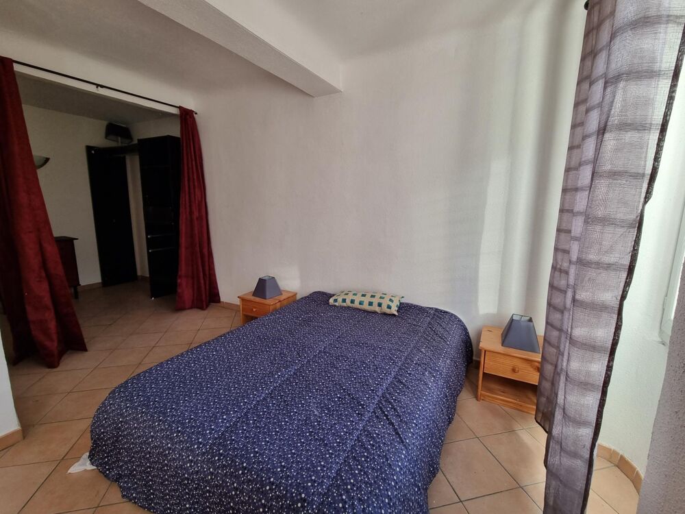 Vente Immeuble Grand immeuble avec excellent rapport locatif. Trans-en-provence