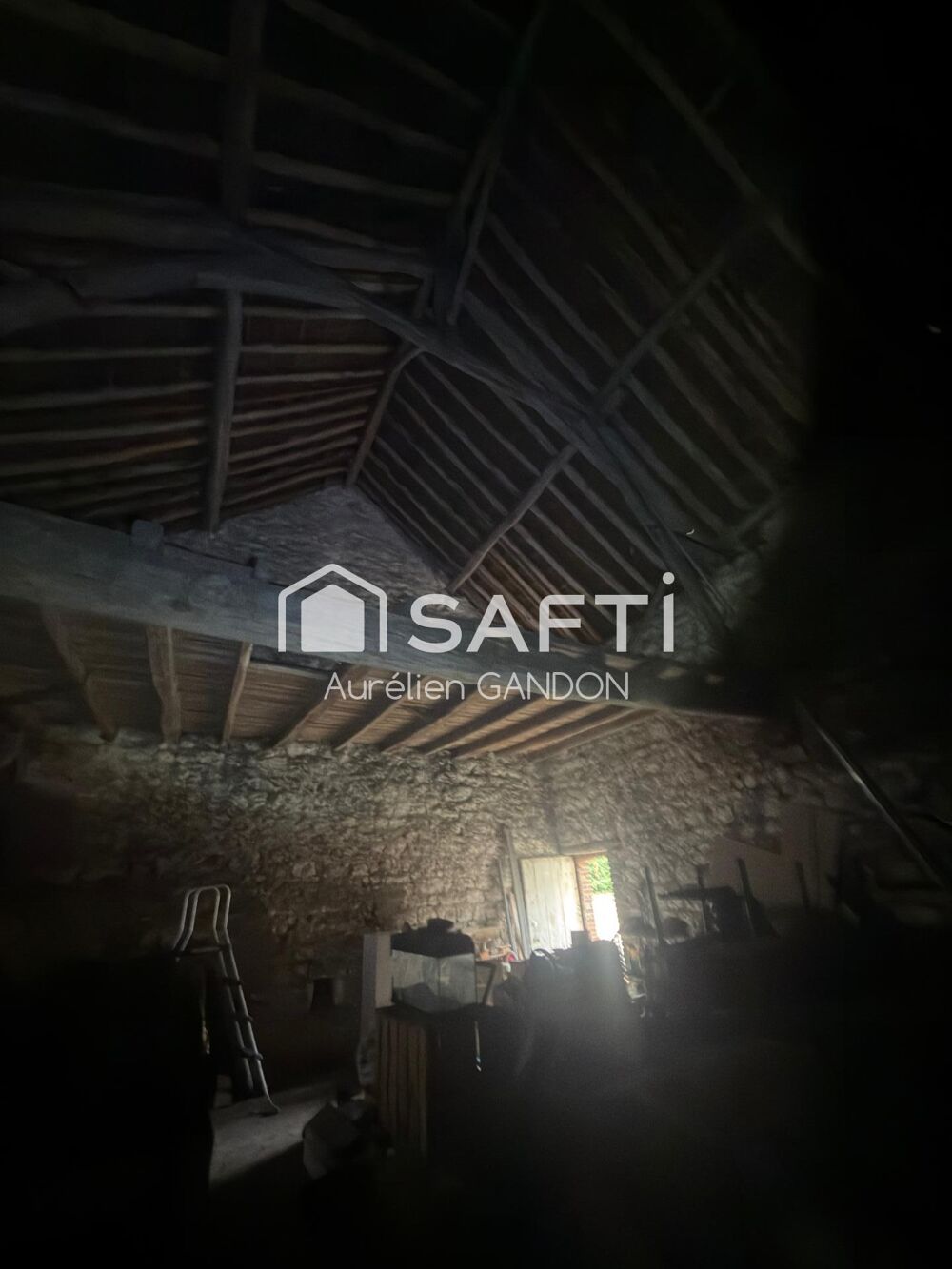 Vente Maison Grange pour stockage ou a transfomer en habitation Beon
