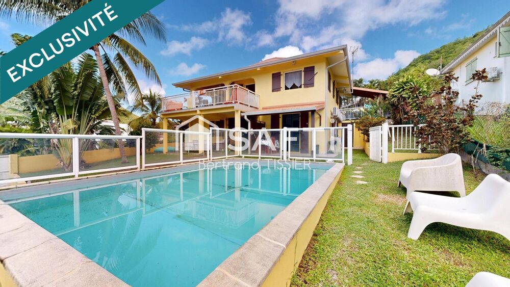 Maison sur deux niveaux, F4 + 2 T2, piscine