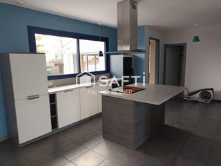  Maison  vendre 4 pices 146 m