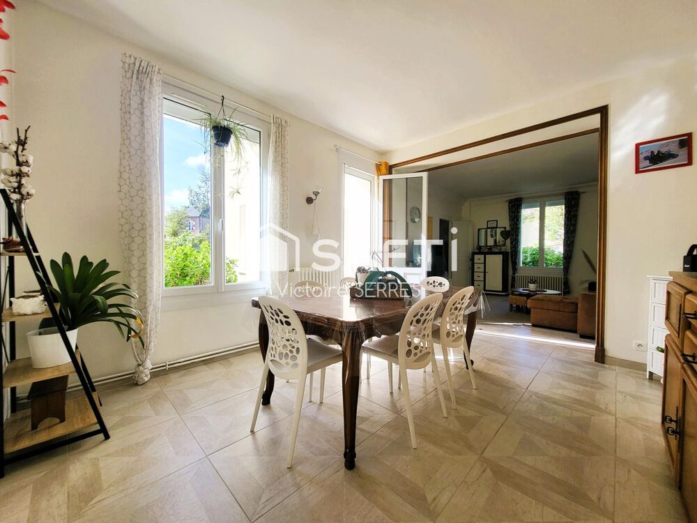 Grande maison 6 chambres en centre ville de Villers Bocage