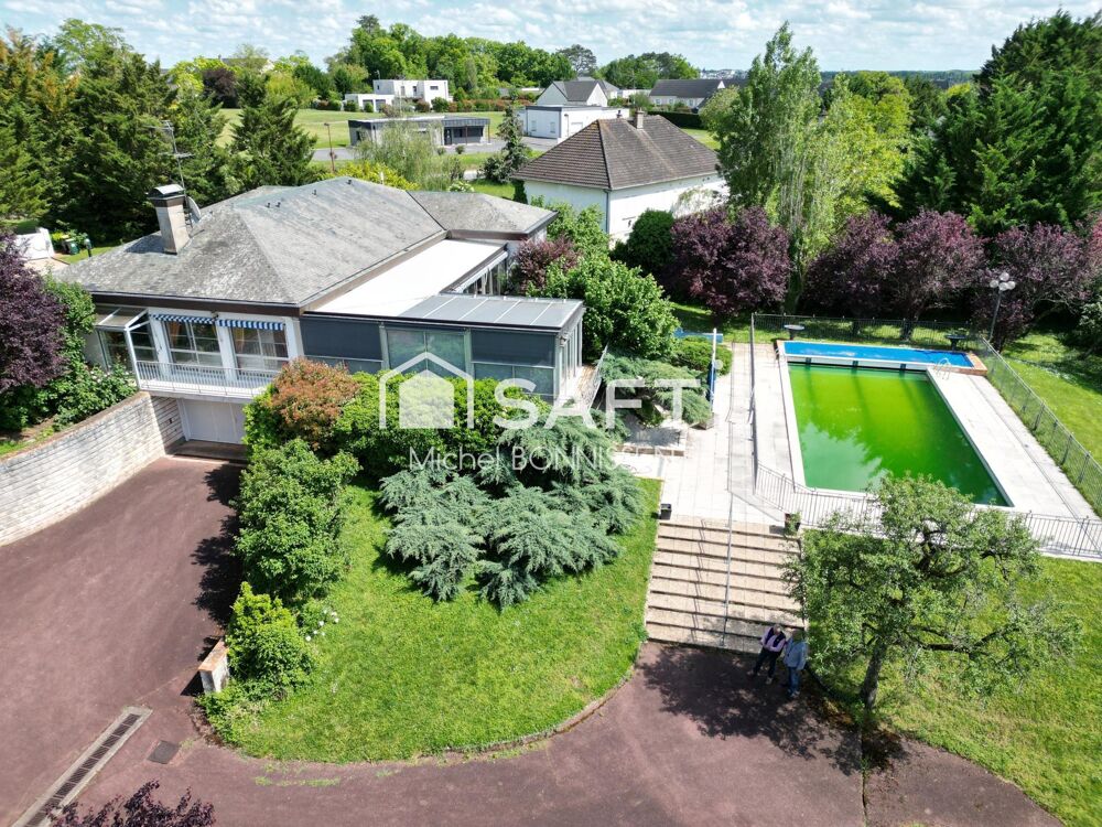 Vente Maison Propriété composée de deux habitations au coeur du village de Saint Doulchard Saint-doulchard