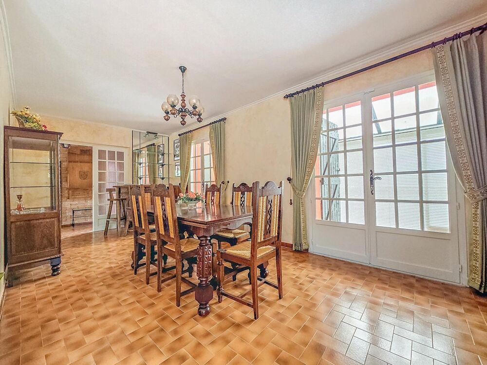Vente Maison Superbe maison traditionnelle avec garage et piscine sur les hauteurs Le bousquet-d'orb