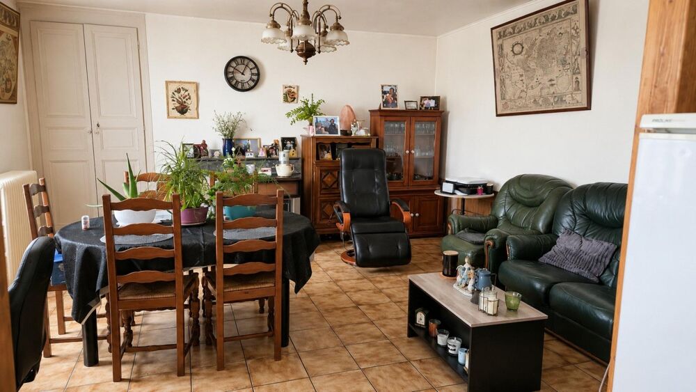 Maison familiale avec grange et terrain