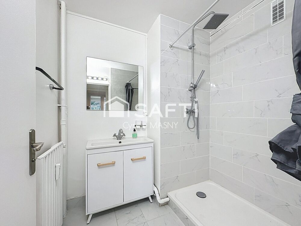 Vente Appartement Appartement Traversant et baigné de lumière, 2 chambres, loggia et gardien – le confort au quotidien Reims