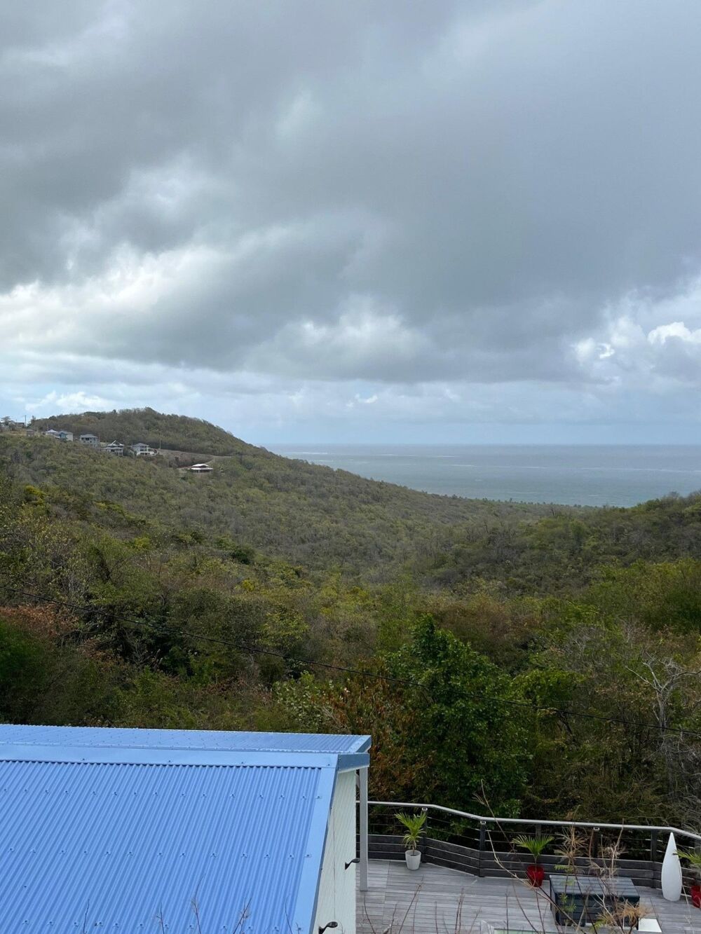 Vente Terrain Terrain d'exception de 10 000 m² au Marin, offrant une vue mer imprenable, déjà viabilisé et idéalement situé à proximité du bou Le marin