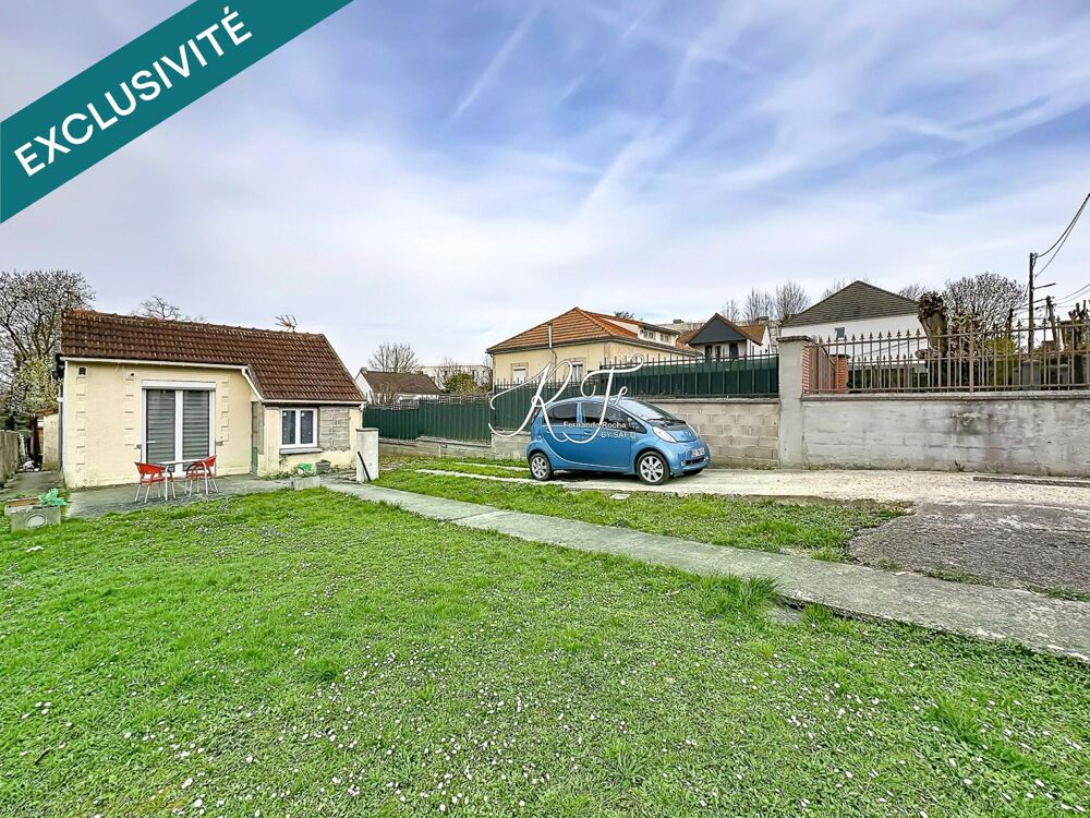 Maison individuelle avec un grand terrain