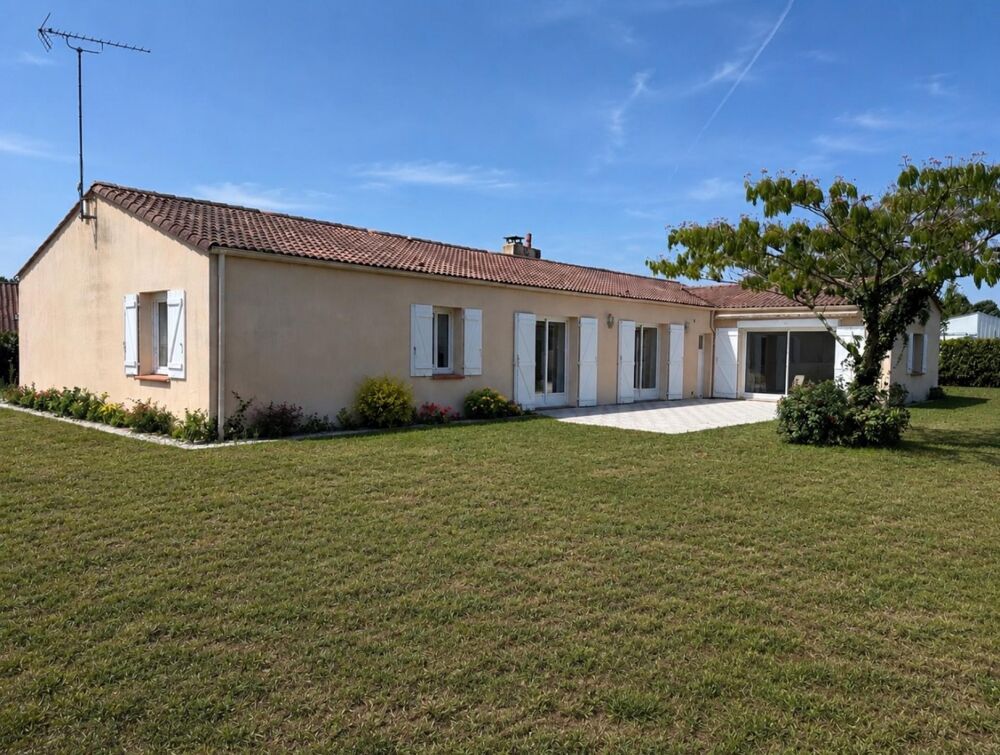 Maison de plain 91m2, 2 garages, potentiel agrandissement et grand terrain