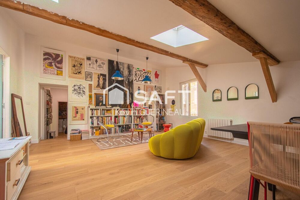 Vente Maison Maison Vieux Lormont 129 m2 (212m2 carrez) 3 chambres avec jardin et dépendance de 70m2 attenante. Lormont