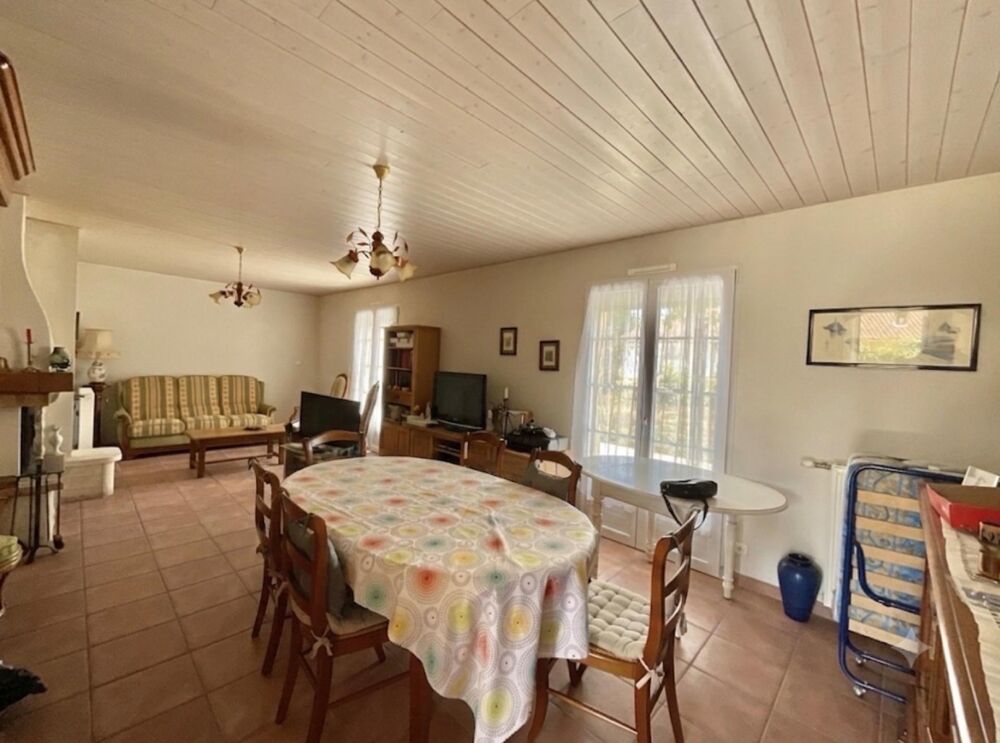 Maison de plain 91m2, 2 garages, potentiel agrandissement et grand terrain
