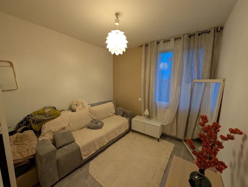 Vente Maison maison familiale sur deux niveaux de 7 pièces 5 chambres, grand jardin Poitiers