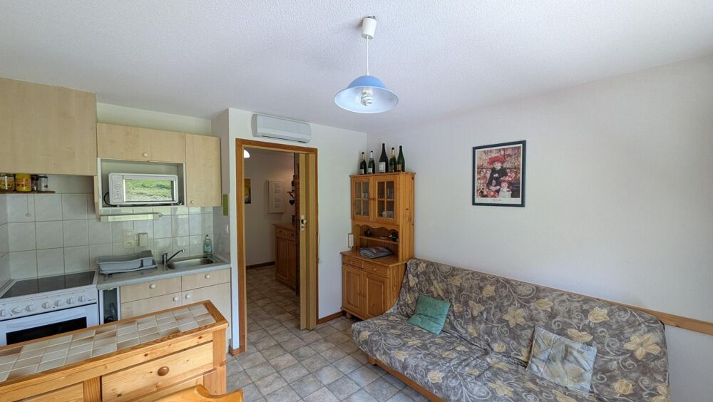 Vente Appartement Deux pièces atypique de 43 m2 avec balcon + terrasse de 12m2  exposé sud offrant une vue dégagée sur les alpages et montagnes en Le biot