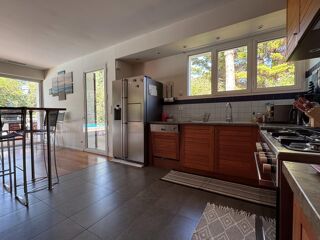  Maison  vendre 8 pices 242 m