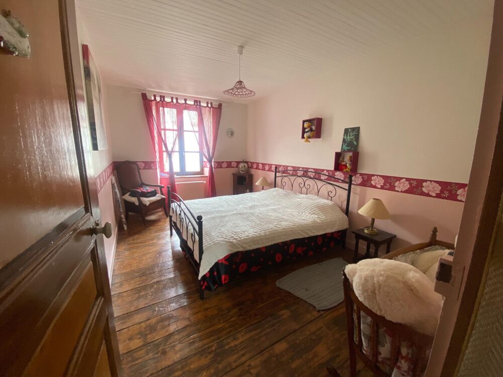 Vente Maison Maison en pierre de 240m² - 9 pièces Saint-amandin