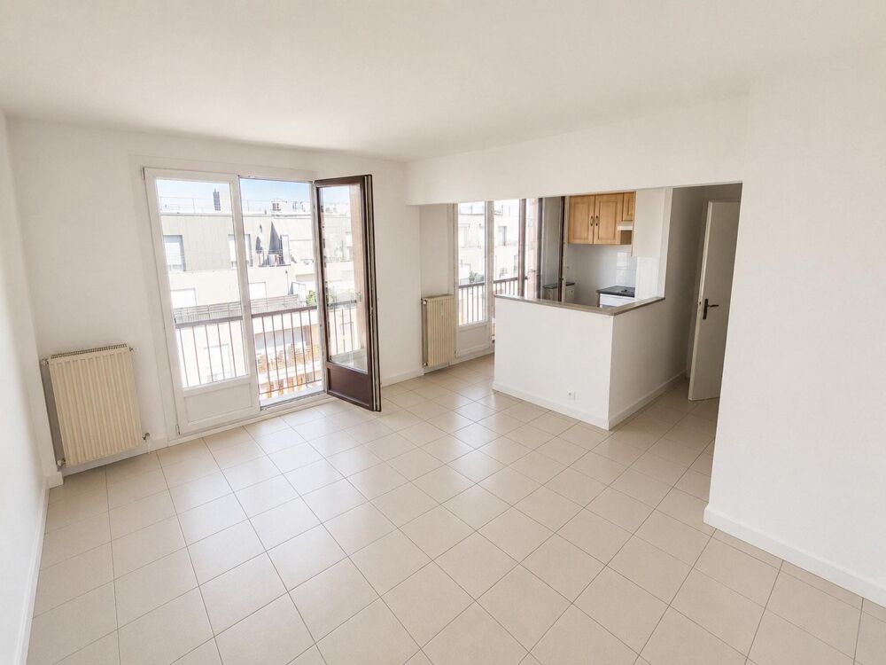 Location Appartement Studio 29 m2, Lumineux, Bondy Centre, Gare RER E Bondy