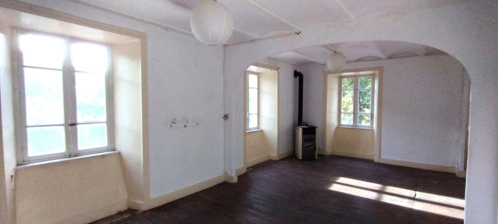 Vente Maison ANCIEN COMMERCE 230m², espace de vie 160 m2, terrain +700m² Saint-martin-de-valamas