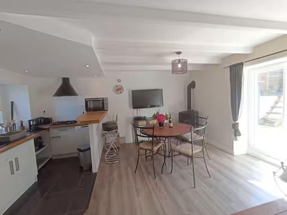 Charmante maison de ville rénovée avec terrasse, jardin paysagé  Coeur de Taulé
