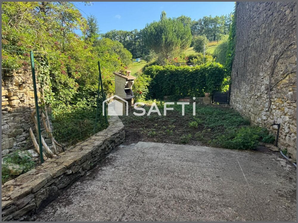 MAISON DE VILLAGE AVEC UN JARDIN