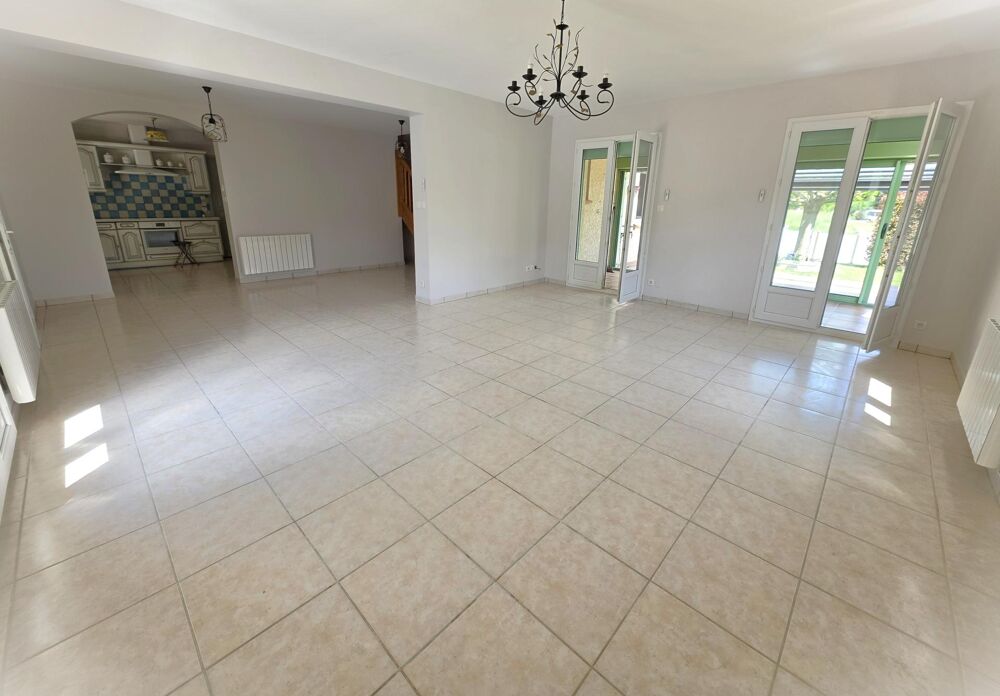 Maison t5 de 120-m² avec jardin et piscine