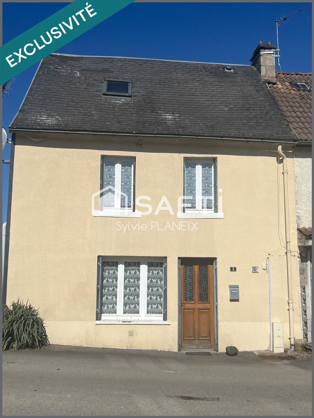 Charmante maison mitoyenne dune surface de 70 m2 environ.