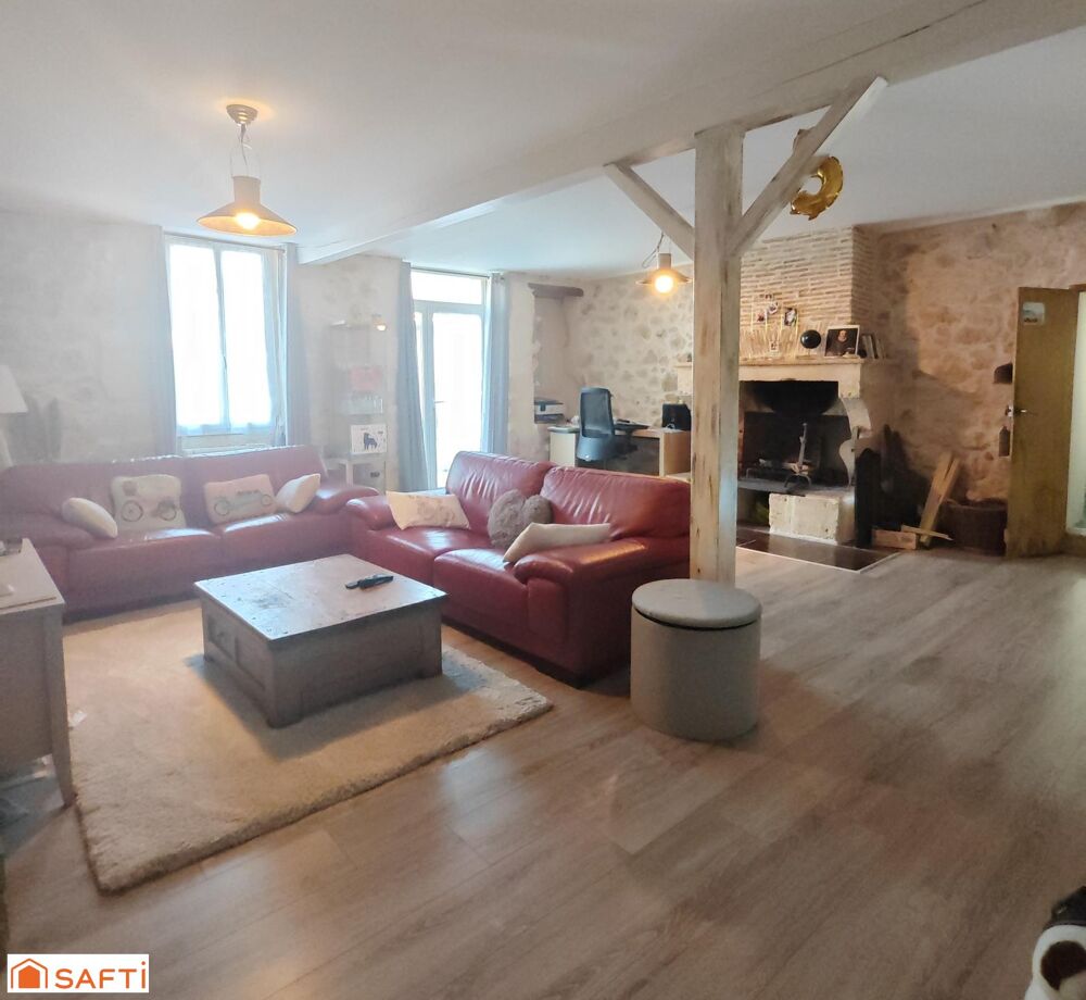 Belle maison en pierre avec piscine et beaux volumes