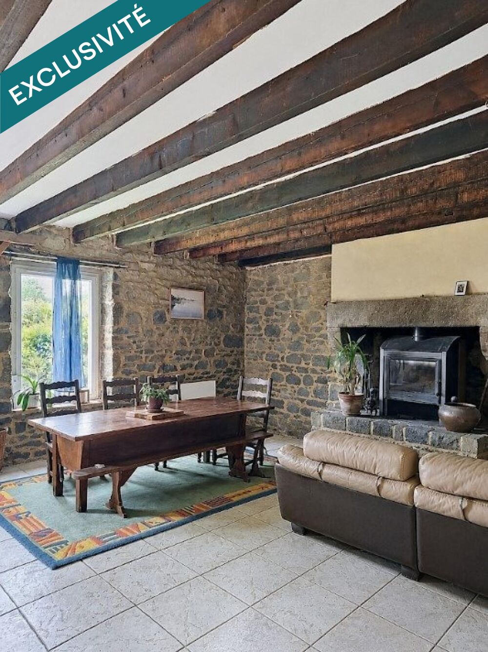 Belle maison mitoyenne, offrant de beaux volumes ainsi qu'un fort potentiel de personnalisation, avec accès routier immédiat .