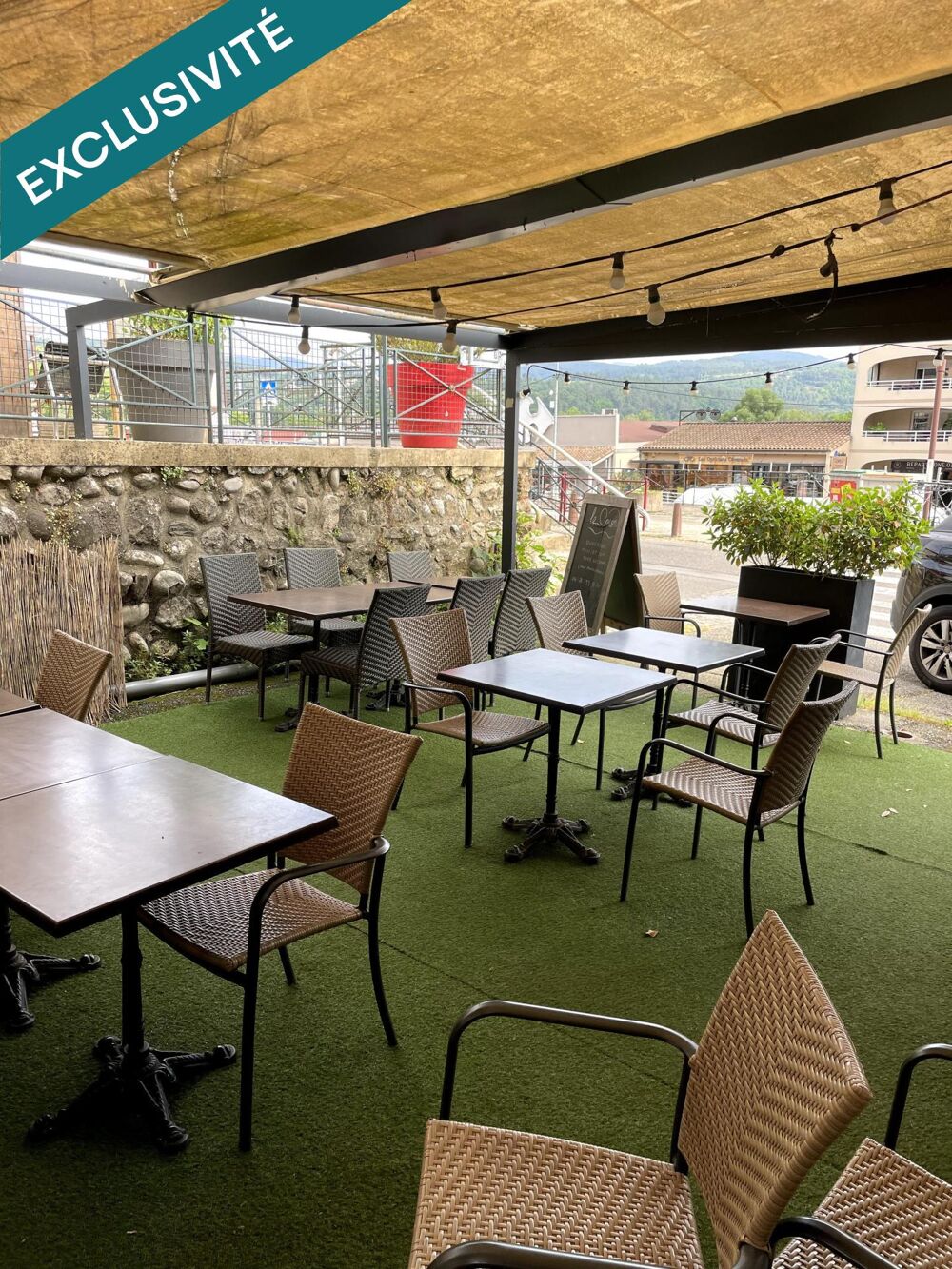   Restaurant axe routier avec terrasse, parking 