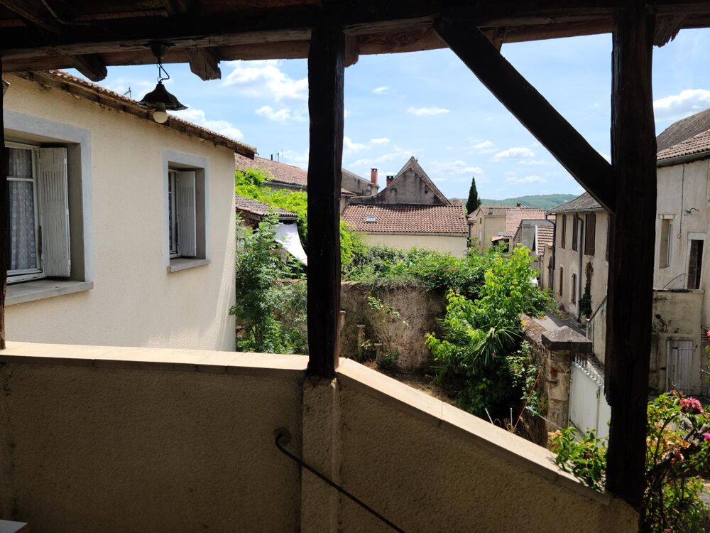 Maison en pierre de charme. Garage Terrasse Jardin