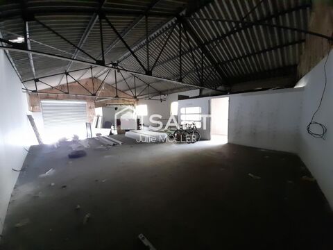   Entrepôt 250 m² sur 2 niveaux – Proche centre 