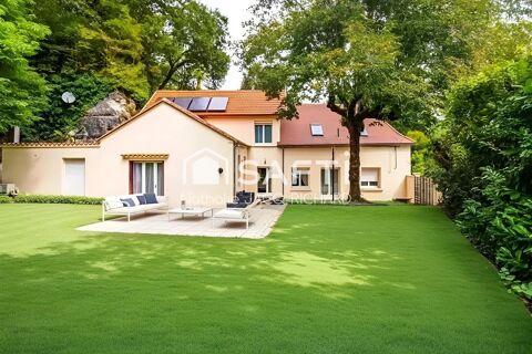   Belle maison familiale de 180m� r�nov�e dans un �crin de verdure - Lembras. Maison - 7 pi�ce(s) - 180 m�