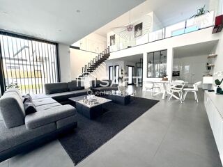  Maison � vendre 9 pi�ces 187 m�