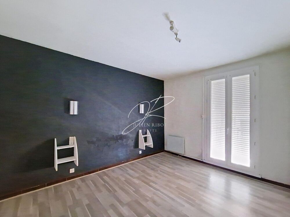 Vente Immeuble Immeuble 108 m², 2 apartements, garage et remise Serignan