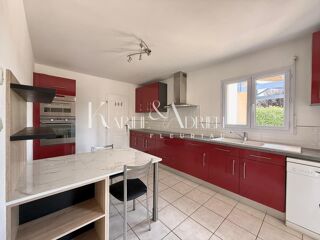 Vente Maison Villa avec vie de plain-pied, jardin et double garage Foussais-payre