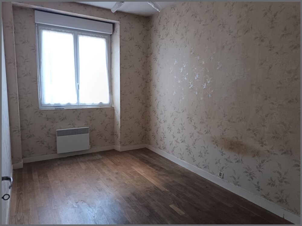 Longère à rénover, terrain 2038 m 2 - à 5 mn de la Gare de Montreuil-sur -ille, Axe Rennes-St Malo.