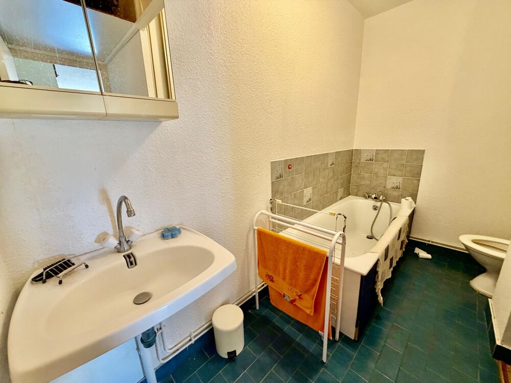 Vente Appartement Studio et garage avec vue mer imprenable Hyeres