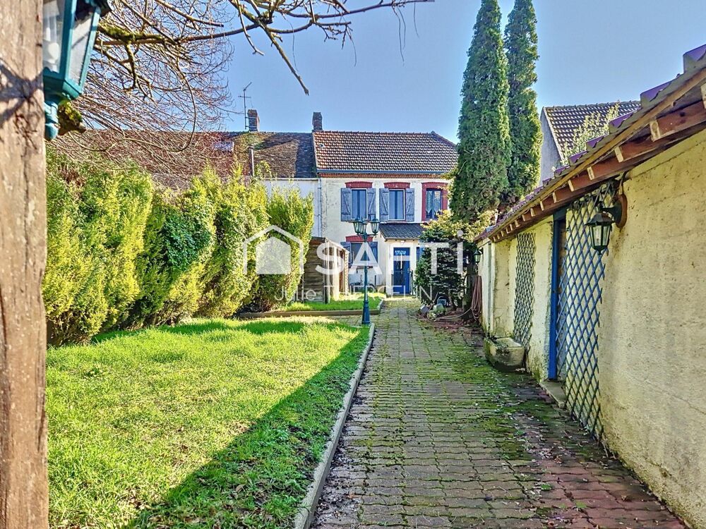 Vente Maison Maison de village 3 chambres avec des d�pendances Auxy