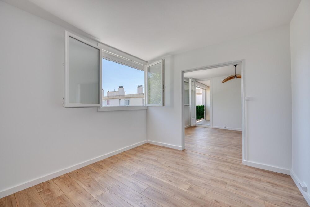 Vente Appartement T4 rénové - Hyper-centre - Dernier étage - possibilité 3 chambres Merignac