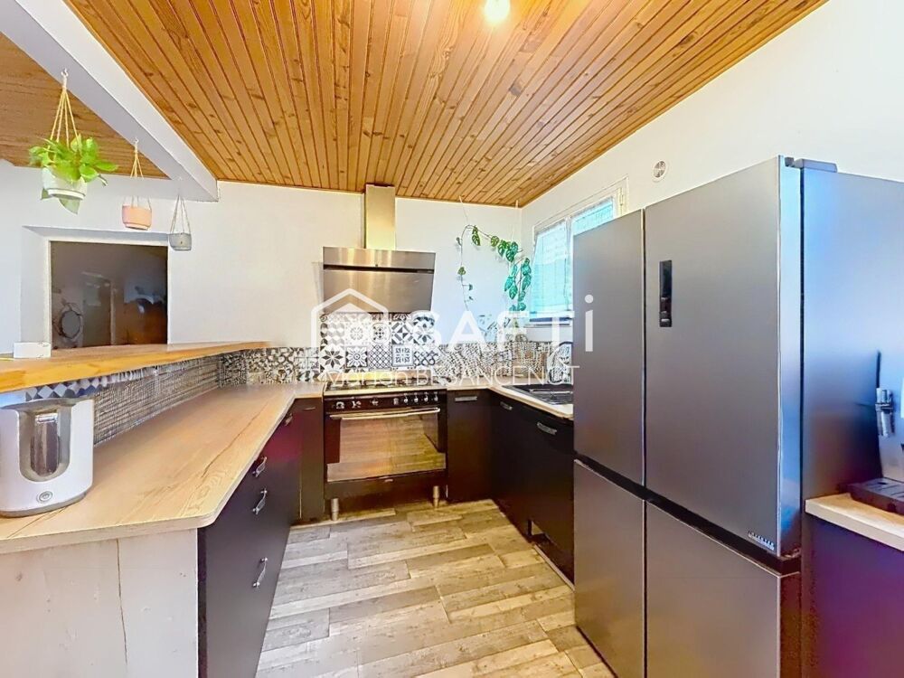 Grande maison familiale avec piscine et appartement indépendant