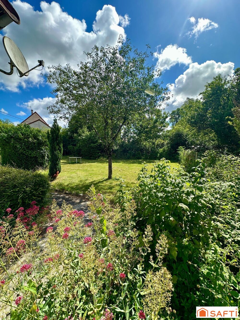 Vente Maison Maison de bourg de 54m2 avec un beau jardin Parigny-les-vaux