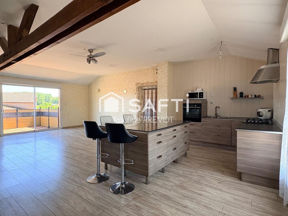 DIGOIN  Une maison familiale aux grands volumes avec 5 chambres.
