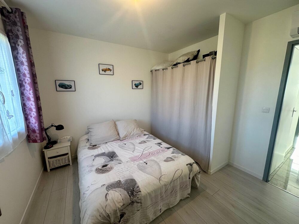 Vente Maison Maison récente T5 d'environ 105 m² sur un terrain clos de 2700 m² avec piscine chauffée et grand garage. Arblade-le-haut