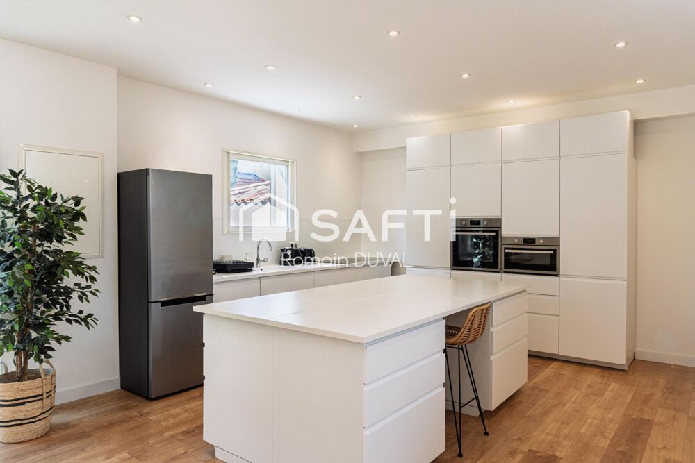 Maison contemporaine de standing avec dépendance