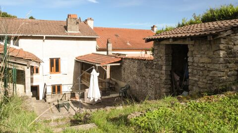   Maison de village avec un petit studio au RDC, et 168m2 habitables ! Maison - 6 pice(s) - 168 m