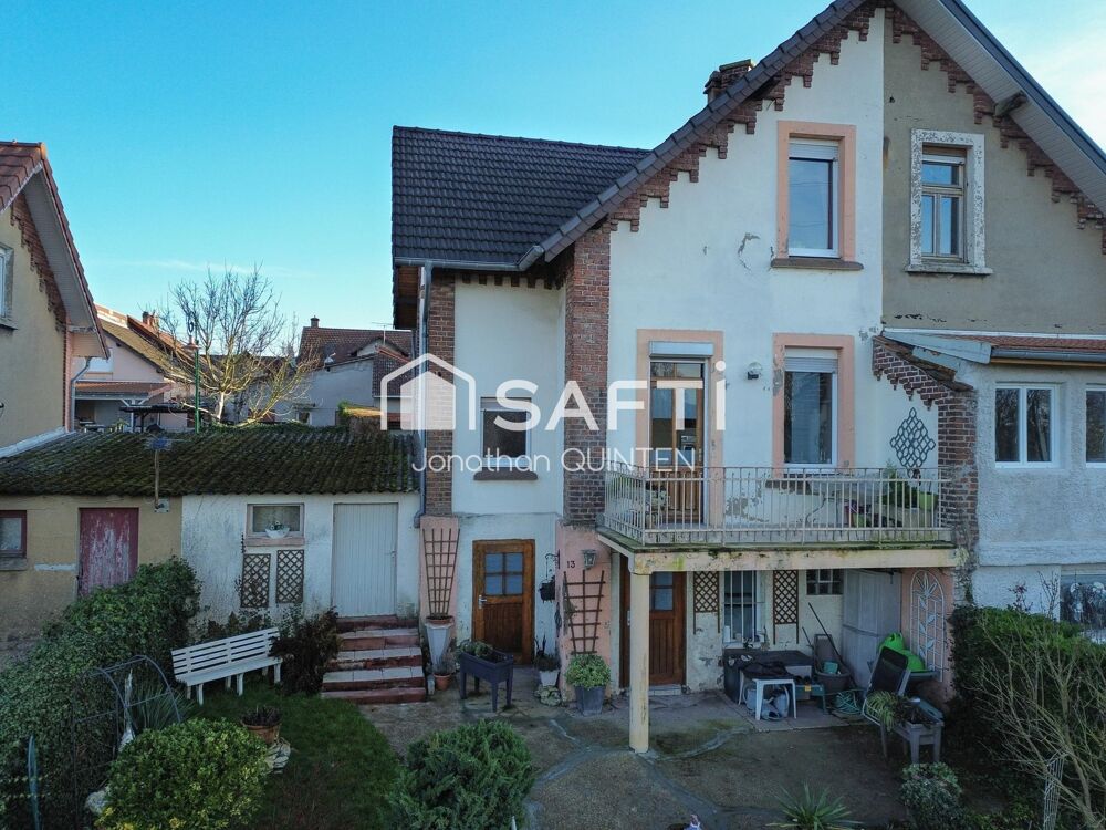 Maison pleine de potentiel avec vue dégagée, au calme, idéale pour créer votre lieu de vie unique.