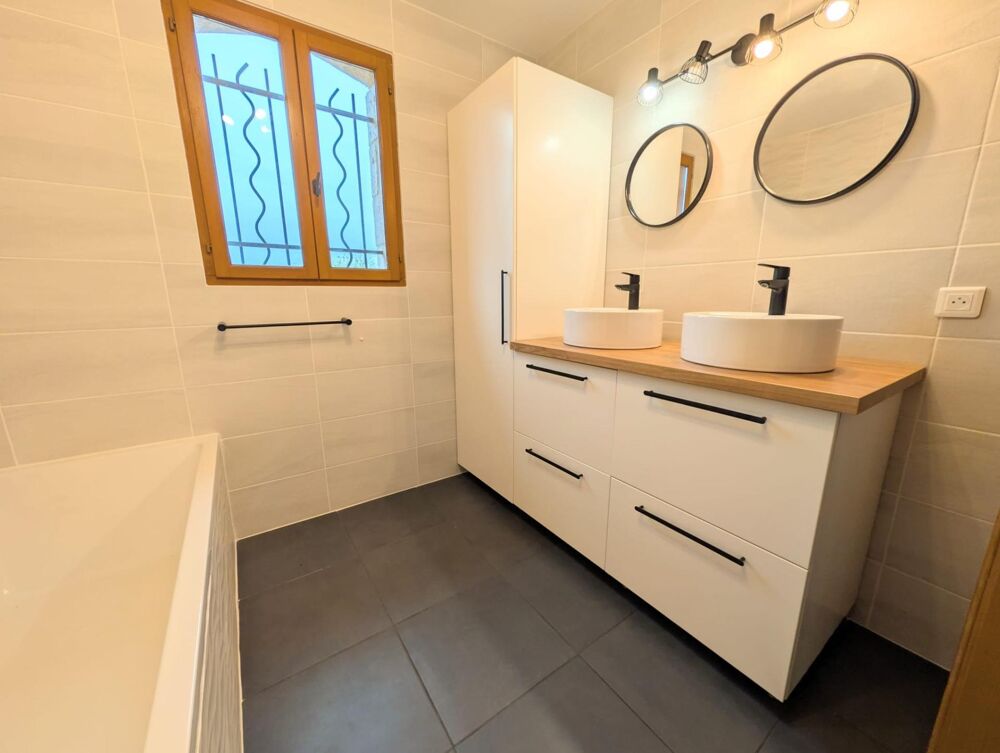 Vente Maison Un bien clé en main, idéal pour accueillir votre famille dans un cadre de vie confortable Saint-denis-les-bourg