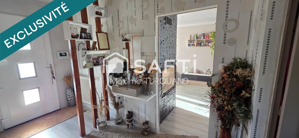 Pavillon sur sous-sol, 153m², 4 chambres, 945m² de terrain, 2 garages.