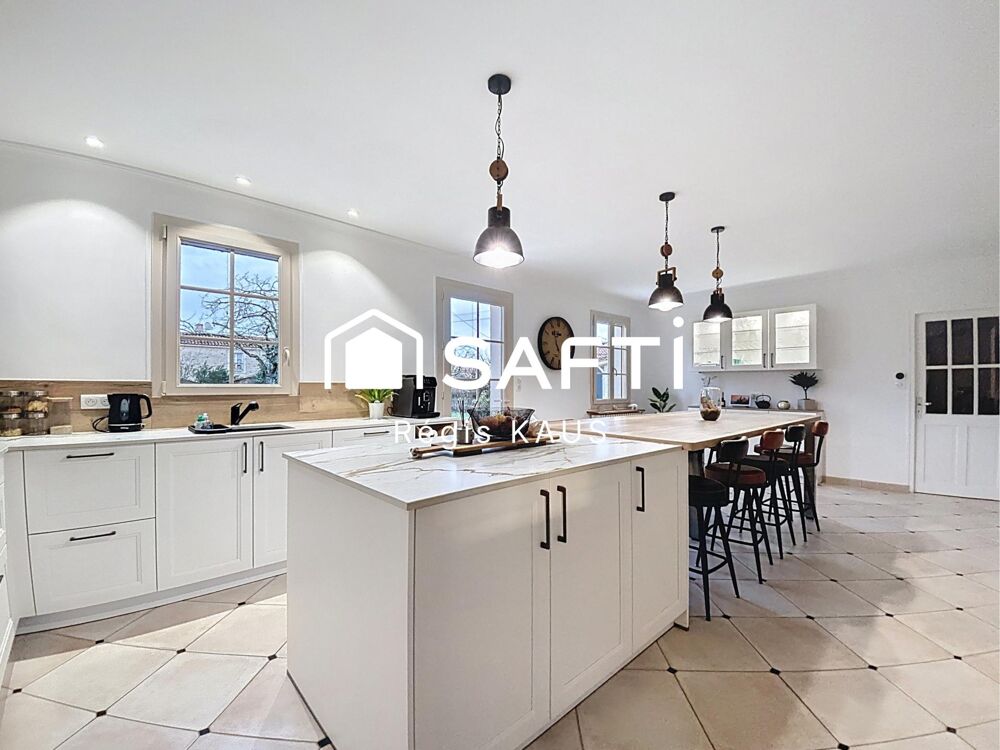 THIRÉ, Magnifique propriété en pierre 4 chambres 160 m2