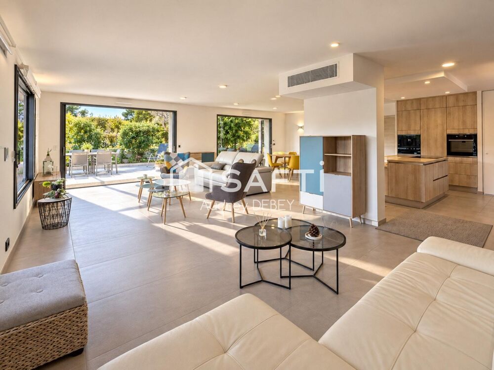 Vente Appartement L'ESPRIT D'UNE VILLA, LE CONFORT D'UN APPARTEMENT D'EXCEPTION 118 M² +115 M² D'EXTÉRIEURS-LE PRIVILÈGE DE VIVRE SANARY À PIED, E Sanary-sur-mer