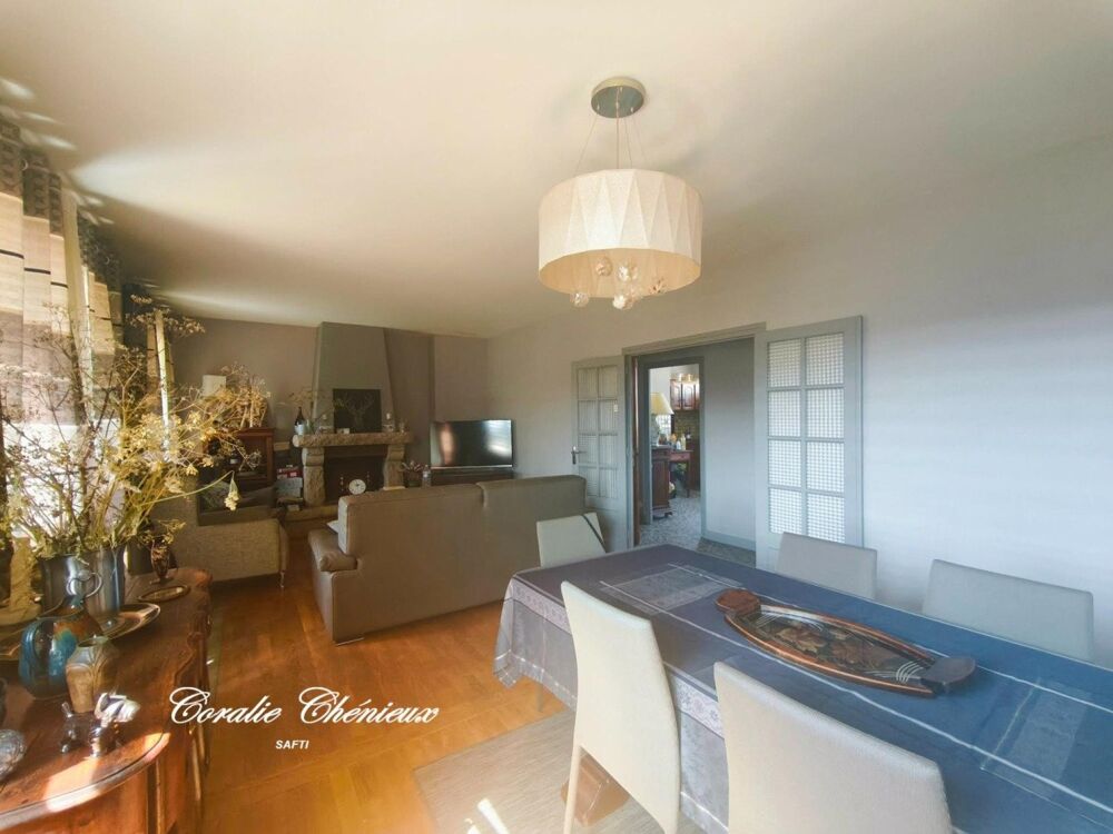 Vente Maison Belle maison avec potentiel commercial Lanobre