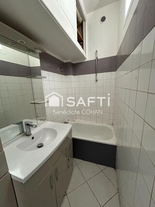  Immeuble � vendre 82 m�